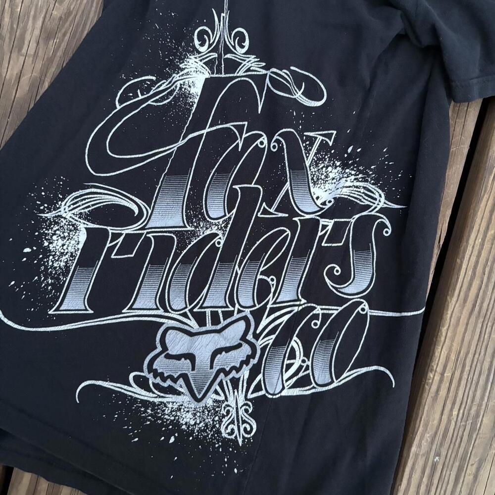 Edgy y2k Fox Riders tee - Picture 2 of 5